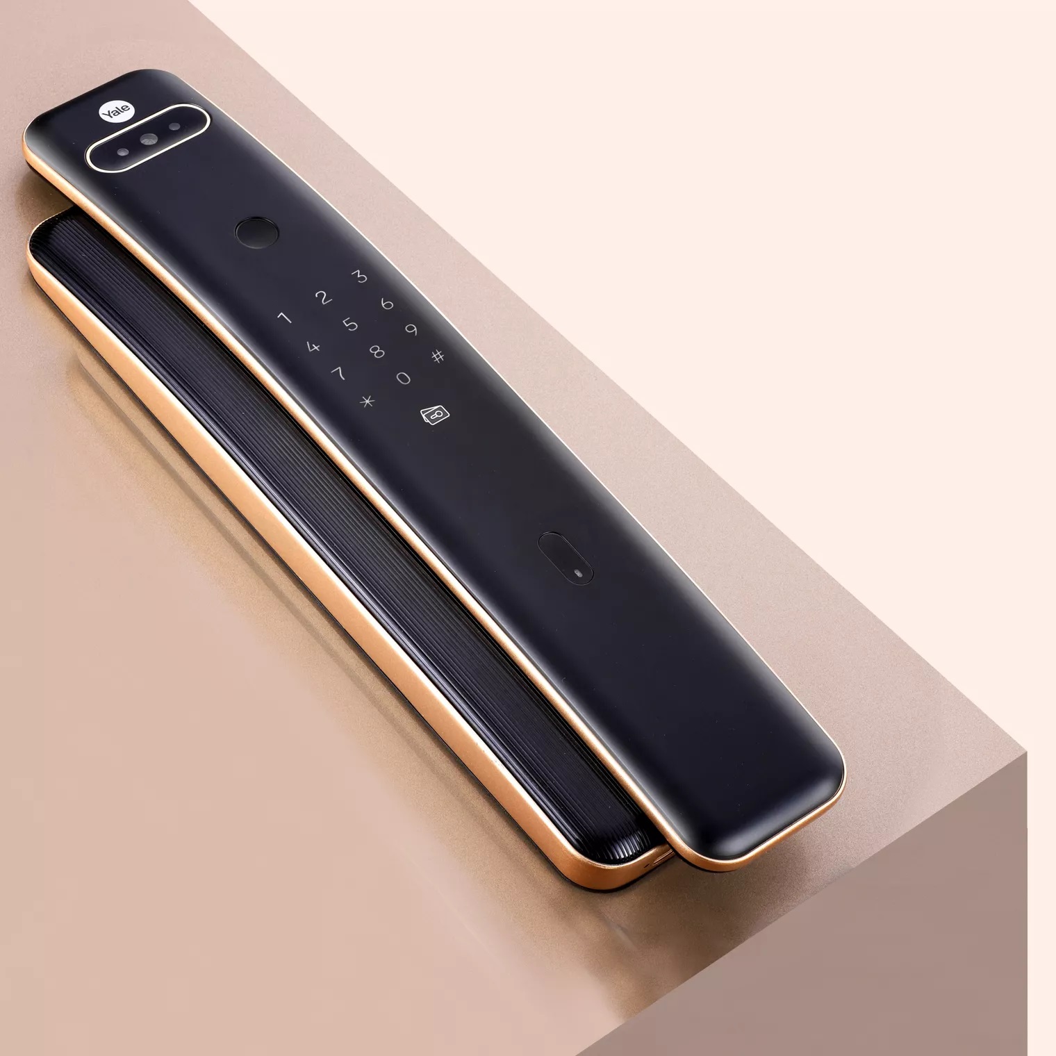 Yale Luna Pro+-9 Yale Luna Pro 9 1